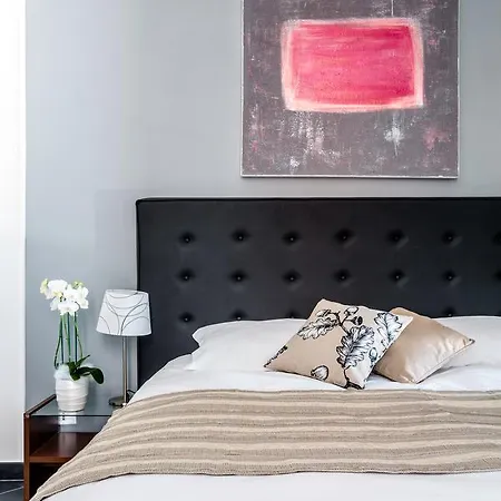 Little Rose Bed & Breakfast 5*